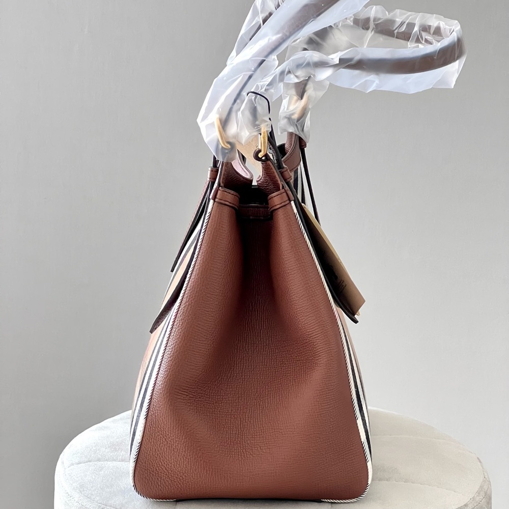Burberry House Check Derby Leather Tote Bag in Tan - Picture 5 of 12
